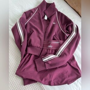 ALO Yoga Bundle  BURGUNDY Track Star Jacket + match point tennis skirt - XXS